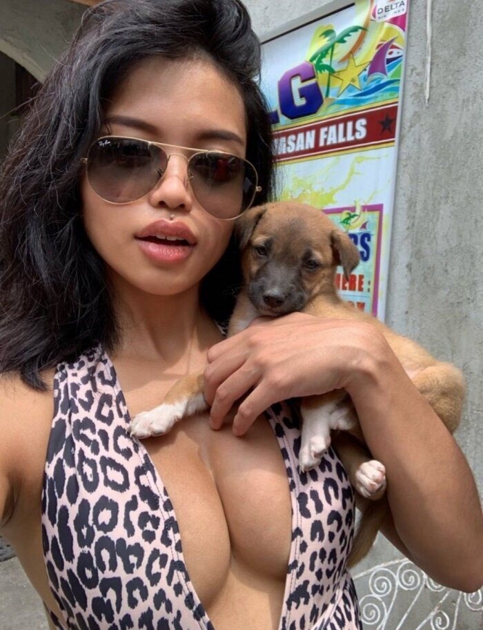 fille sexy avec chien (7)