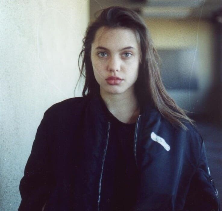 Angelina Jolie différente durant la fin des années 90 et début 2000 (11)